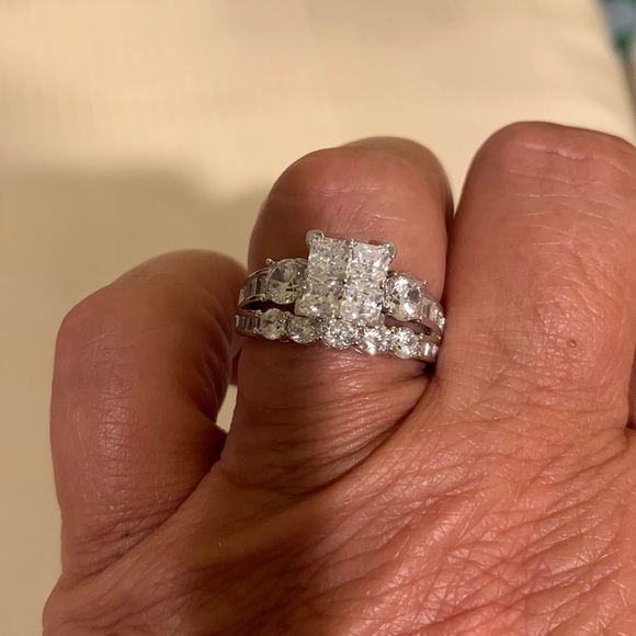 FZN Jewelry - New .Sterling Silver 925 CZ ring .